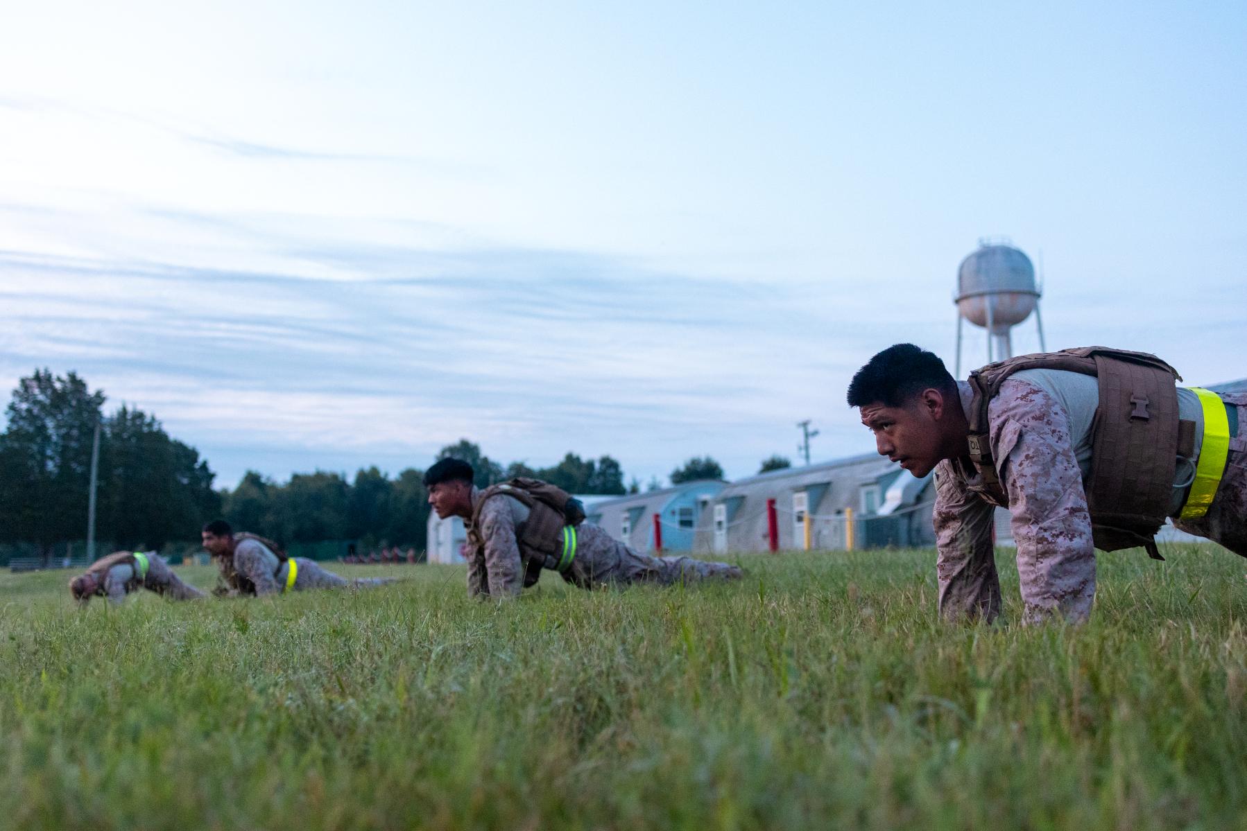 Soldiers doing pushups